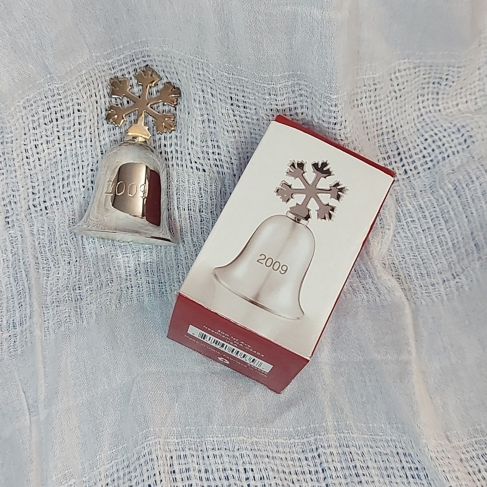 Silver Plated 2009 Canadiana Bell